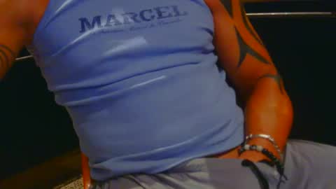 fabxxxl online show from April 9, 8:14 pm