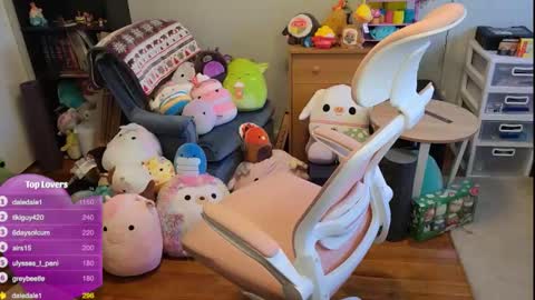 Snapshot of faekitten97 chatting on December 22, 10:04 pm Faekitten97 online show from December 22, 10:04 pm