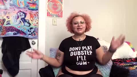 FaeBae online show from September 28, 8:03 pm