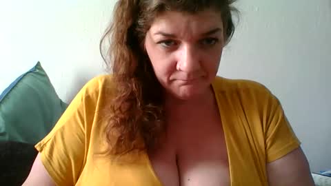 faidra mae online show from January 3, 8:32 pm