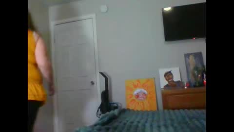 faidra mae online show from February 14, 4:37 am