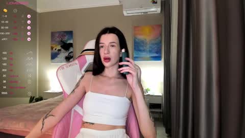 Snapshot of fairy_bloomix chatting on January 8, 5:48 pm Bloom online show from January 8, 5:48 pm