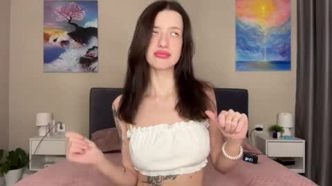 Snapshot of fairy_bloomix chatting on February 10, 1:44 pm Bloom online show from February 10, 1:44 pm