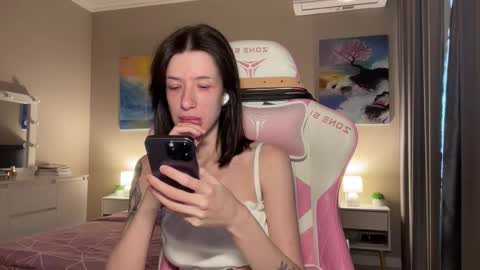 Snapshot of fairy_bloomix chatting on October 17, 9:34 am Bloom online show from October 17, 9:34 am