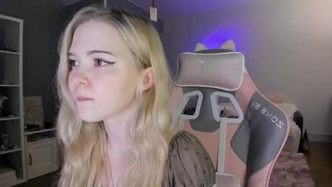fairy_casey online show from May 14, 10:38 pm