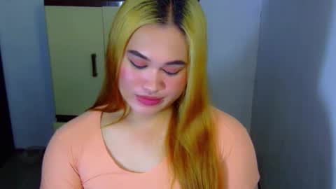 Snapshot of fairy_cuddle chatting on February 20, 9:37 pm call me shanaia online show from February 20, 9:37 pm