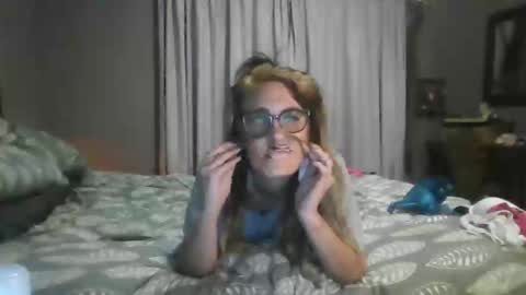 Snapshot of fairyalice69 chatting on September 15, 7:03 pm fairyalice69 online show from September 15, 7:03 pm