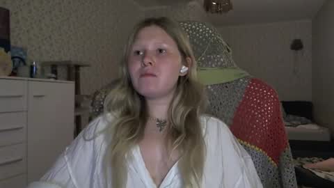 Snapshot of fairydreams_ chatting on October 21, 5:24 pm Arisha online show from October 21, 5:24 pm