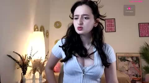 Snapshot of fairysilk chatting on June 30, 7:31 am Sophia online show from June 30, 7:31 am