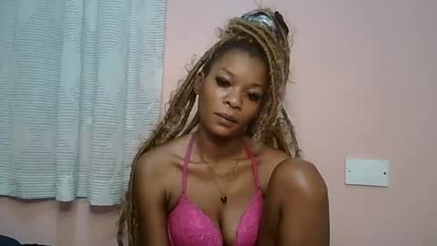 faizah_ online show from May 15, 11:56 pm