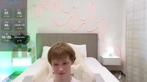 Snapshot of fakeangel87 chatting on November 4, 9:08 am Fakeangel online show from November 4, 9:08 am