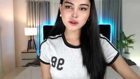 Snapshot of fallfromabove chatting on October 17, 1:14 pm Belly Conklin online show from October 17, 1:14 pm