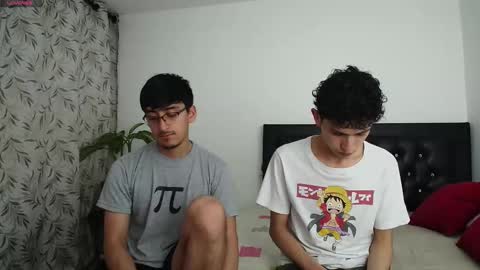 Snapshot of fallgays chatting on October 12, 12:09 am FallGays online show from October 12, 12:09 am