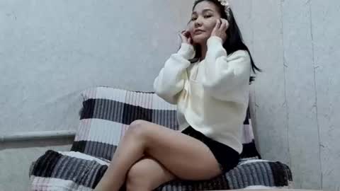 Mia online show from March 2, 4:14 pm