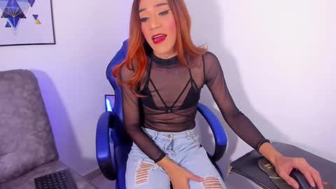 Snapshot of fanasy_andreadollx chatting on December 15, 9:20 pm Andrea online show from December 15, 9:20 pm