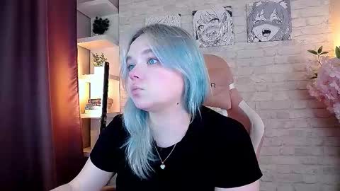 Bella online show from October 28, 3:36 pm