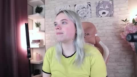 Bella online show from November 11, 9:42 am