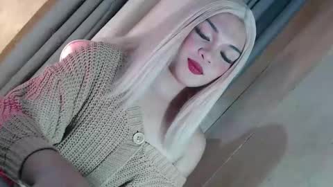 DANIELLA - DONT FORGET TO GIVE ME A THUMBSU UP online show from February 27, 8:03 am