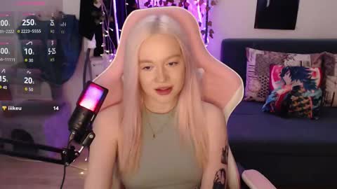 Snapshot of fantasy_lisa chatting on January 10, 1:51 am Lisa online show from January 10, 1:51 am