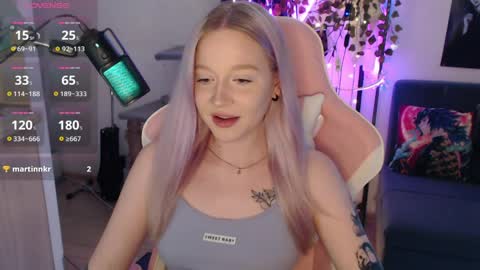 Snapshot of fantasy_lisa chatting on April 4, 1:37 am Lisa online show from April 4, 1:37 am