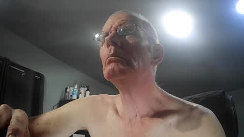 fantasyresort online show from April 3, 3:04 am