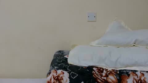 pretty slim online show from May 17, 1:25 am