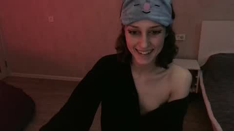 Kira online show from January 13, 10:15 pm