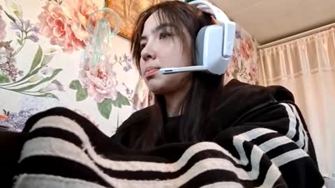 Snapshot of farahdinco chatting on January 13, 7:13 am Alex online show from January 13, 7:13 am