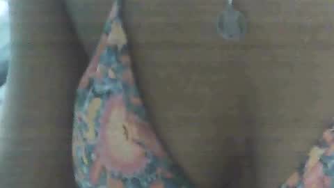 Snapshot of farianna_hot chatting on April 28, 2:27 am farianna_hot online show from April 28, 2:27 am