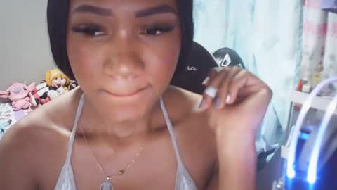 Snapshot of farianna_hot chatting on May 27, 8:17 pm farianna_hot online show from May 27, 8:17 pm