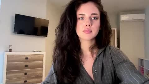 Mia online show from June 27, 12:22 pm