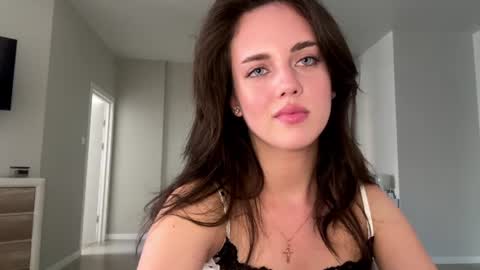 Mia online show from July 30, 1:43 pm