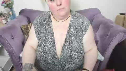 fashiona online show from April 1, 9:01 pm