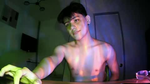 Snapshot of fastfucker_22 chatting on December 4, 10:57 am fastfucker_22 online show from December 4, 10:57 am