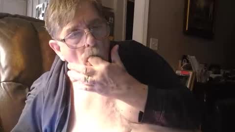 Snapshot of fatdickad chatting on February 23, 10:23 am fatdickad online show from February 23, 10:23 am