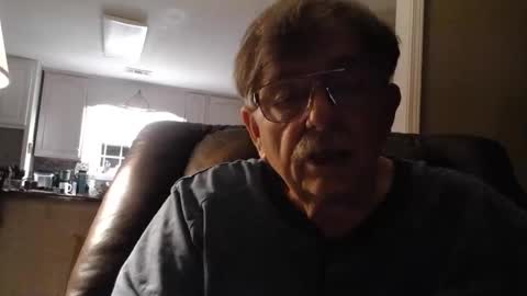 Snapshot of fatdickad chatting on March 23, 7:34 am fatdickad online show from March 23, 7:34 am