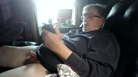 Snapshot of fatdickad chatting on April 2, 11:52 am fatdickad online show from April 2, 11:52 am