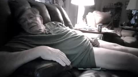Snapshot of fatdickad chatting on April 21, 11:16 am fatdickad online show from April 21, 11:16 am