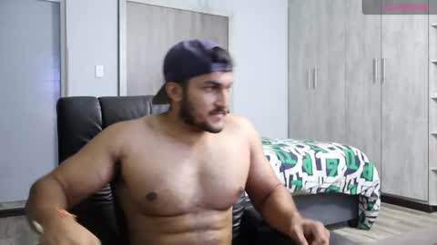 fatherfly001 online show from April 5, 11:13 pm