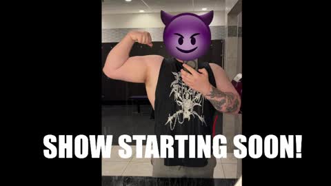 Snapshot of fatstronglegend chatting on June 1, 7:15 pm fatstronglegend online show from June 1, 7:15 pm
