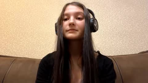 Aurora 18yo online show from November 17, 11:16 am