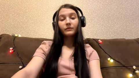 Aurora 18yo online show from December 19, 8:43 am