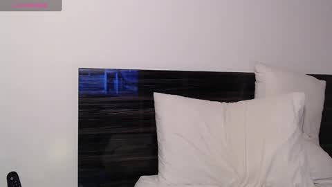 Snapshot of faustosaenz chatting on February 20, 2:18 am FAUSTO online show from February 20, 2:18 am