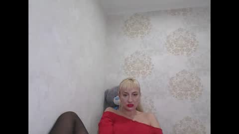 Snapshot of favorite_angel chatting on January 18, 2:03 am favorite_angel online show from January 18, 2:03 am