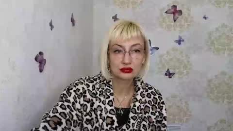 Snapshot of favorite_angel chatting on February 8, 9:24 am favorite_angel online show from February 8, 9:24 am