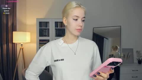 Emma online show from January 10, 7:54 am