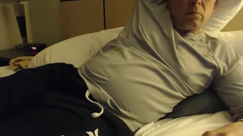 Snapshot of fdguy44 chatting on April 5, 11:46 pm K online show from April 5, 11:46 pm