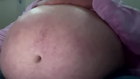 feedmyhugebelly online show from July 12, 9:17 pm