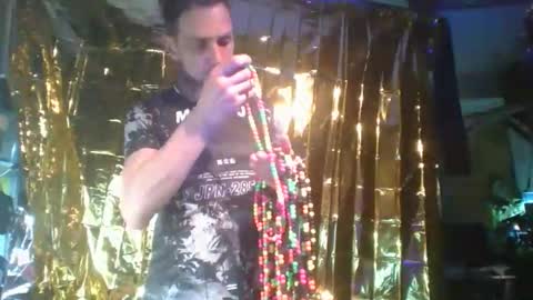 Snapshot of feelfemdom chatting on November 16, 8:58 pm feelfemdom online show from November 16, 8:58 pm