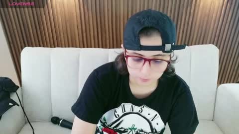 Feelena online show from May 17, 3:41 pm